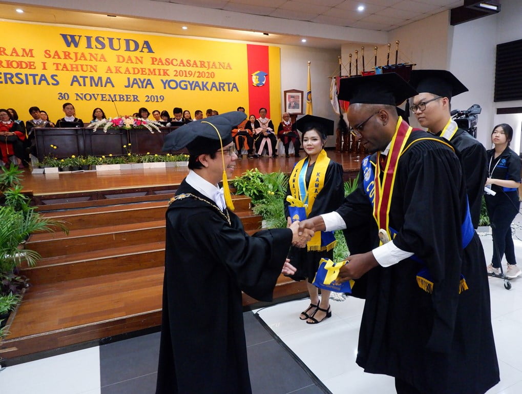 Wisuda UAJY: Saatnya Generasi Muda Mengambil Peran